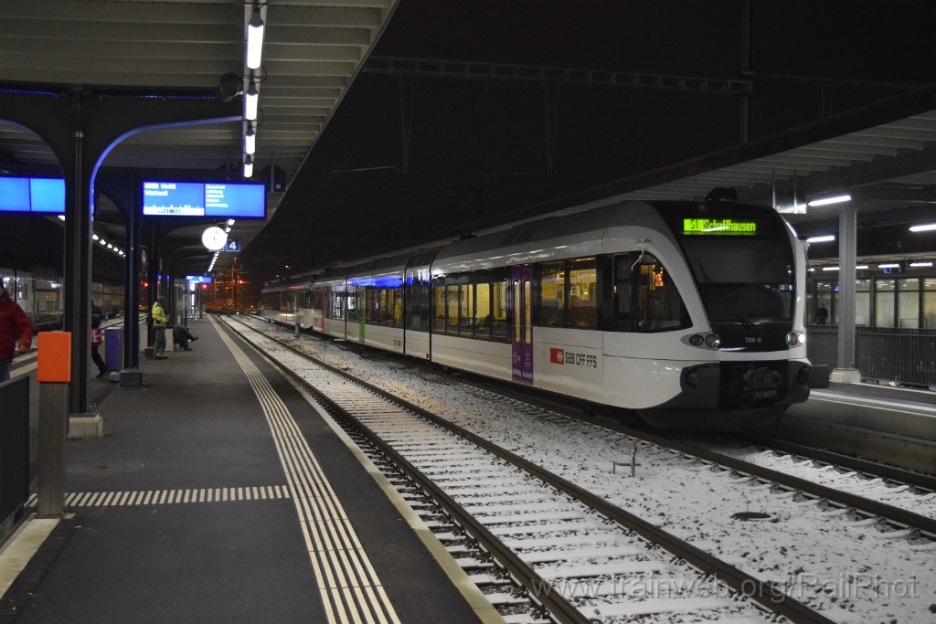 8924-0027-120124.jpg - Thurbo RABe 526.758-8 "Sargans" + RABe 526.767-9 "Kreuzlingen" / Wil 12.1.2024