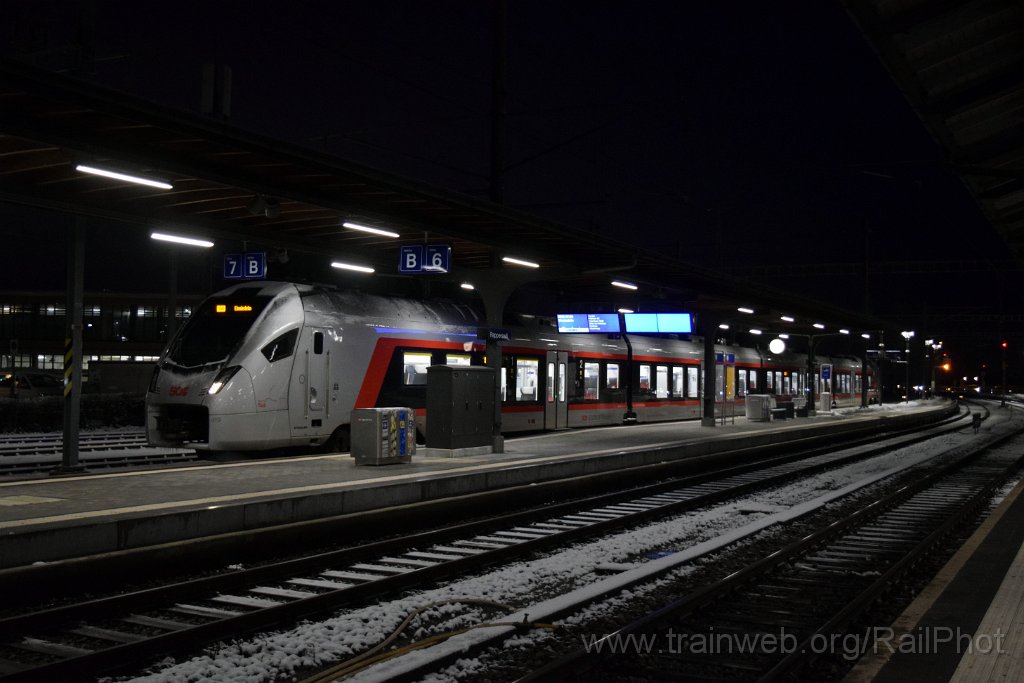 8928-0032-190124.jpg - SOB RABe 526.010-4 "Tödi" / Rapperswil 19.1.2024