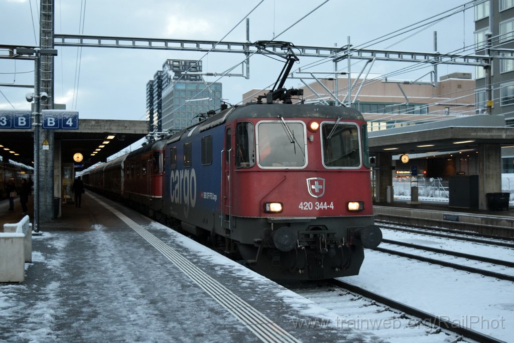 8928-0045-190124.jpg - SBB-CFF Re 420.344-4 + Re 6/6 11631 "Dulliken" / Zürich-Altstetten 19.1.2024