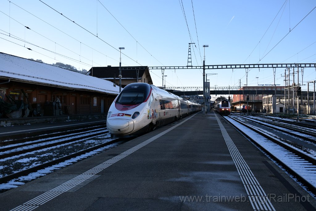8933-0025-200124.jpg - SBB-CFF RABe 503.018 "Zürich-München" + ÖBB 4748.512 / St.Margrethen 20.1.2024