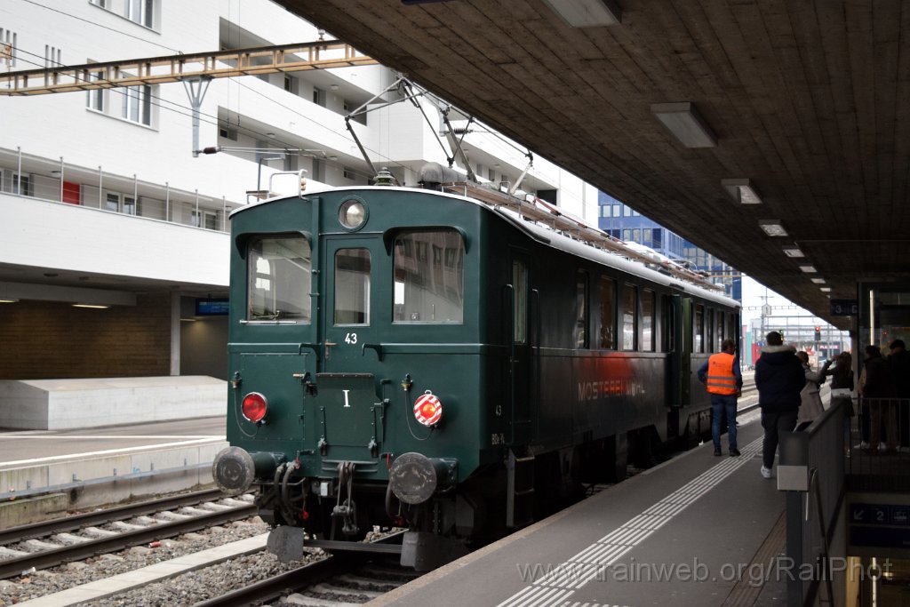 8939-0007-260124.jpg - BT BDe 3/4 43 "Möhl Apfelsaft-Express" / Zürich-Altstetten 26.1.2024