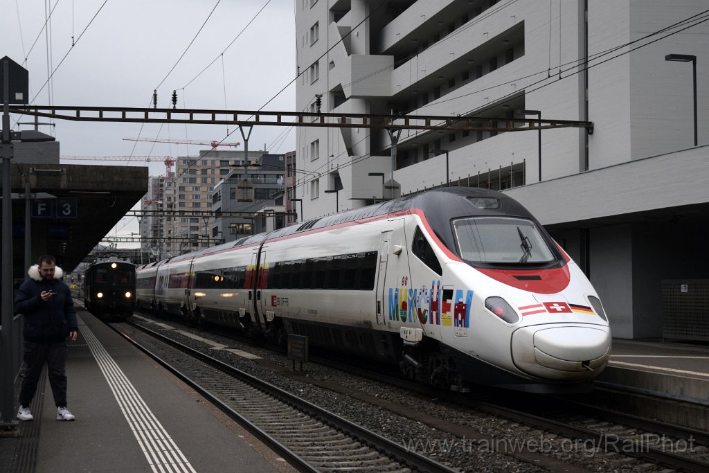 8940-0025-260124.jpg - SBB-CFF RABe 503.018 "Zürich-München" + BT BDe 3/4 43 "Möhl Apfelsaft-Express" / Zürich-Altstetten 26.1.2024