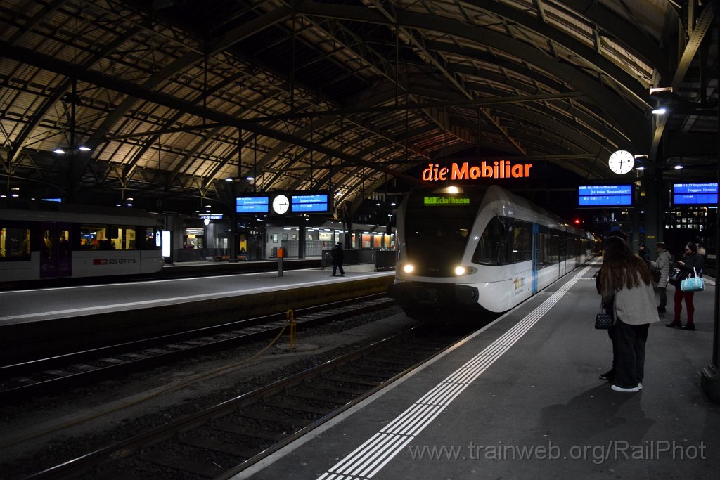 8951-0032-310124.jpg - Thurbo RABe 526.779-4 + RABe 526.791-9 "Spieleland-Express" / St.Gallen HB 31.1.2024