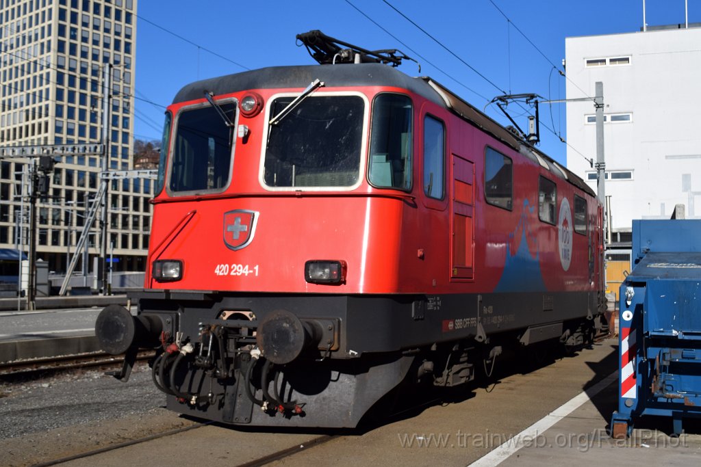8955-0047-030224.jpg - SBB-CFF Re 420.294-1 "100 ans Cirque Knie" / St.Gallen HB 3.2.2024