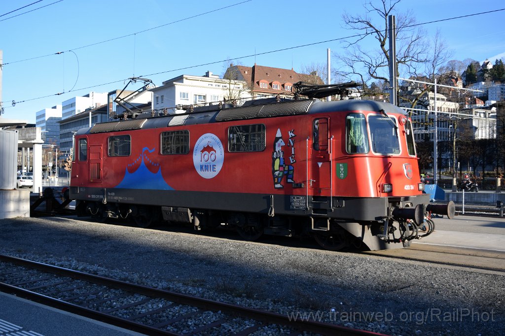 8956-0026-030224.jpg - SBB-CFF Re 420.294-1 "100 ans Cirque Knie" / St.Gallen HB 3.2.2024
