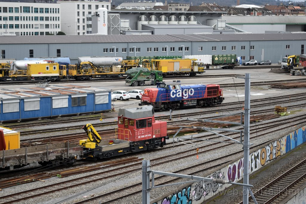 8975-0018-190224.jpg - SBB-CFF Tm 234.079-2 + Am 843.052-2 / Zürich (Hardplatz) 19.2.2024