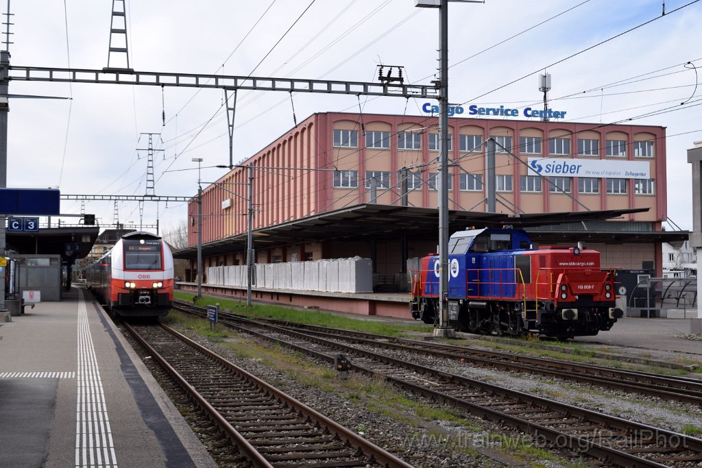 8992-0005-090324.jpg - ÖBB 4748.503 "Kanton St.Gallen" + SBB-CFF Am(a) 832.008-7 / St.Margrethen 9.3.2024