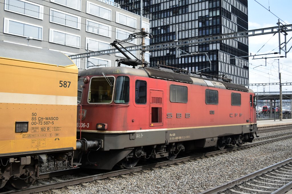 8995-0019-150324.jpg - SBB-CFF Re 4/4" 11306 / Zürich-Altstetten 15.3.2024