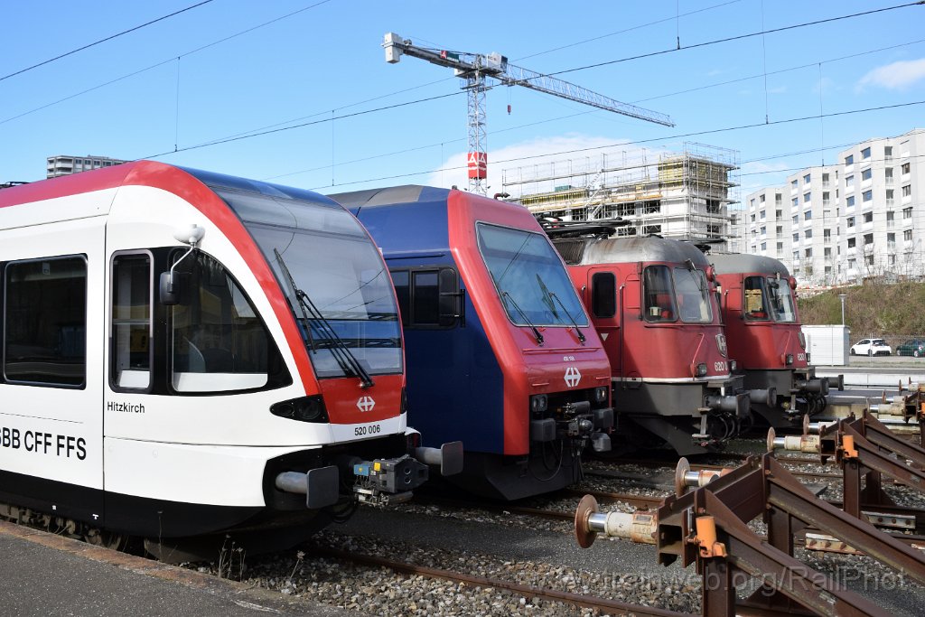 9001-0034-160324.jpg - SBB-CFF RABe 520.006 "Hitzkirch" + Re 450.108-6 "Uetikon am See" + Re 6/6 11685 "Sulgen" + Re 620.079-4 "Cadenazzo" / Bülach 16.3.2024
