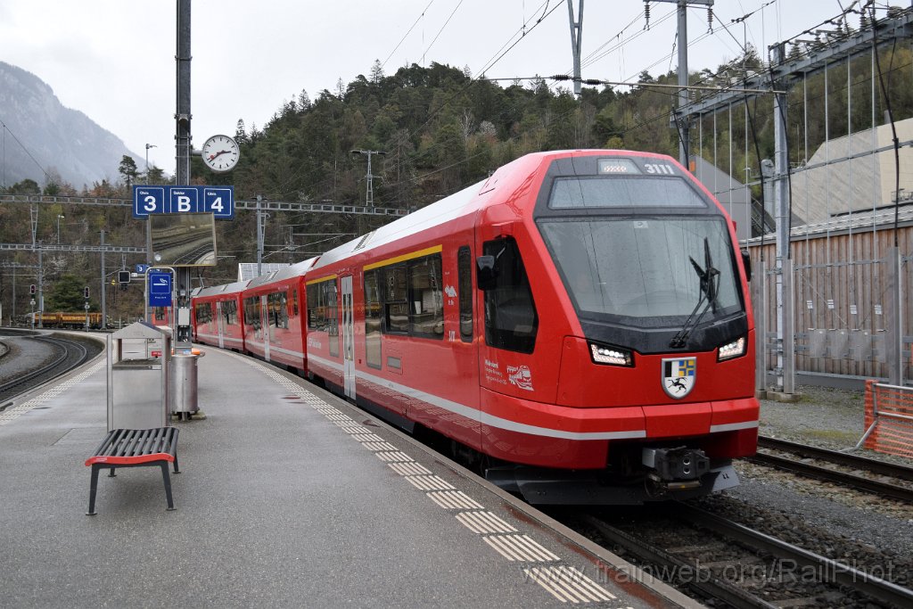 9016-0004-310324.jpg - RhB ABe 4/16 3111 "Piz Ela" / Reichenau-Tamins 31.3.2024