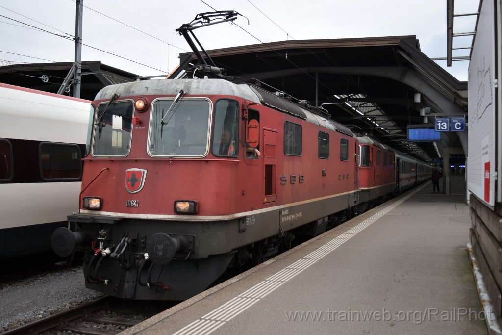 9018-0040-310324.jpg - SBB-CFF Re 4/4" 11164 + Re 4/4" 11299 / Zürich HB 31.3.2024