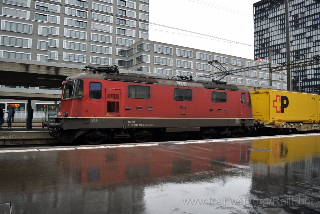 9020-0030-030424.jpg - SBB-CFF Re 4/4" 11319 / Zürich-Altstetten 3.4.2024