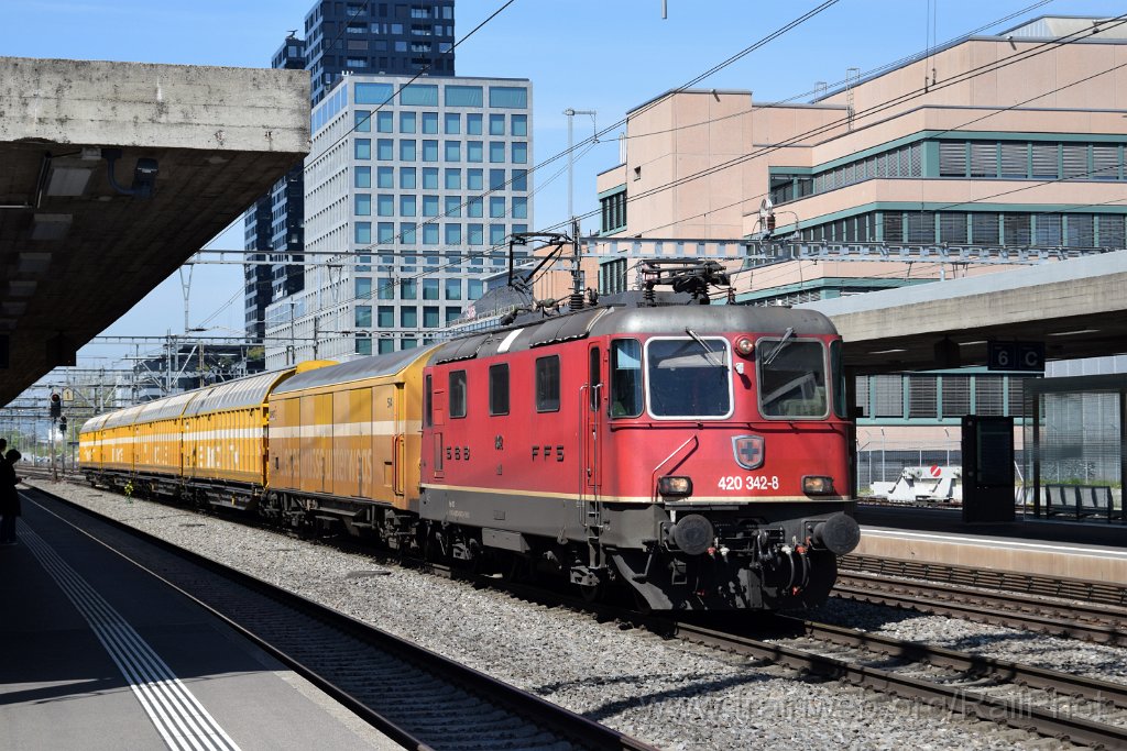9037-0005-120424.jpg - SBB-CFF Re 4/4" 11342 / Zürich-Altstetten 12.4.2024