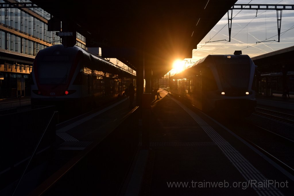 9042-0025-120424.jpg - Thurbo RABe 526.770-3 "Bazenheid" + SBB-CFF RABe 511.029 / Wil 12.4.2024