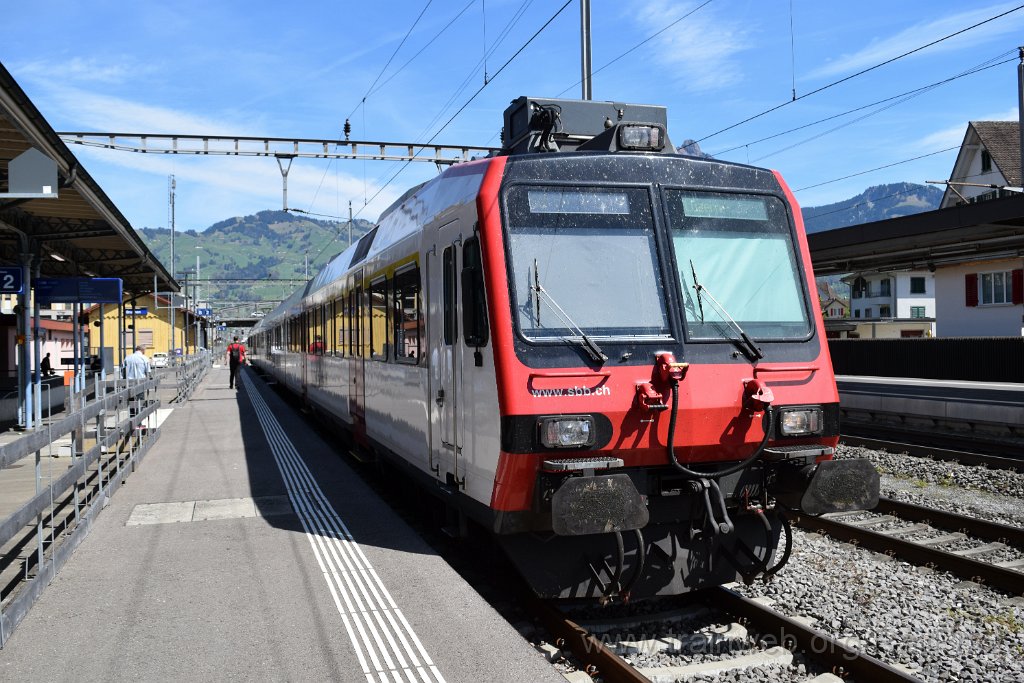 9042-0033-140424.jpg - SBB-CFF ABt (DO) 897 / Brunnen 14.4.2024
