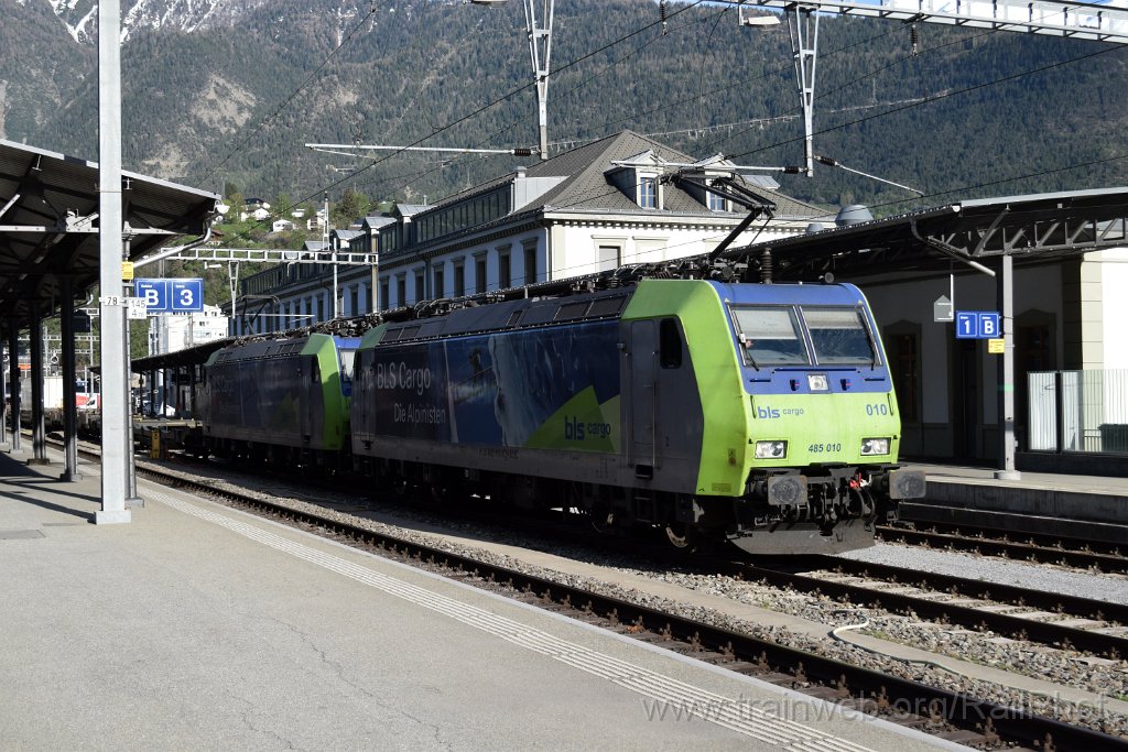 9049-0023-140424.jpg - BLS Re 485.010-3 + Re 485.011-1 "Weil am Rhein" / Brig 14.4.2024