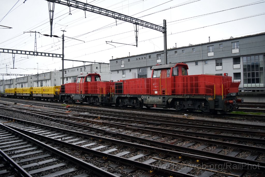 9051-0006-160424.jpg - LPAG Am 841.035-9 + Am 841.015-1 / Rapperswil 16.4.2024