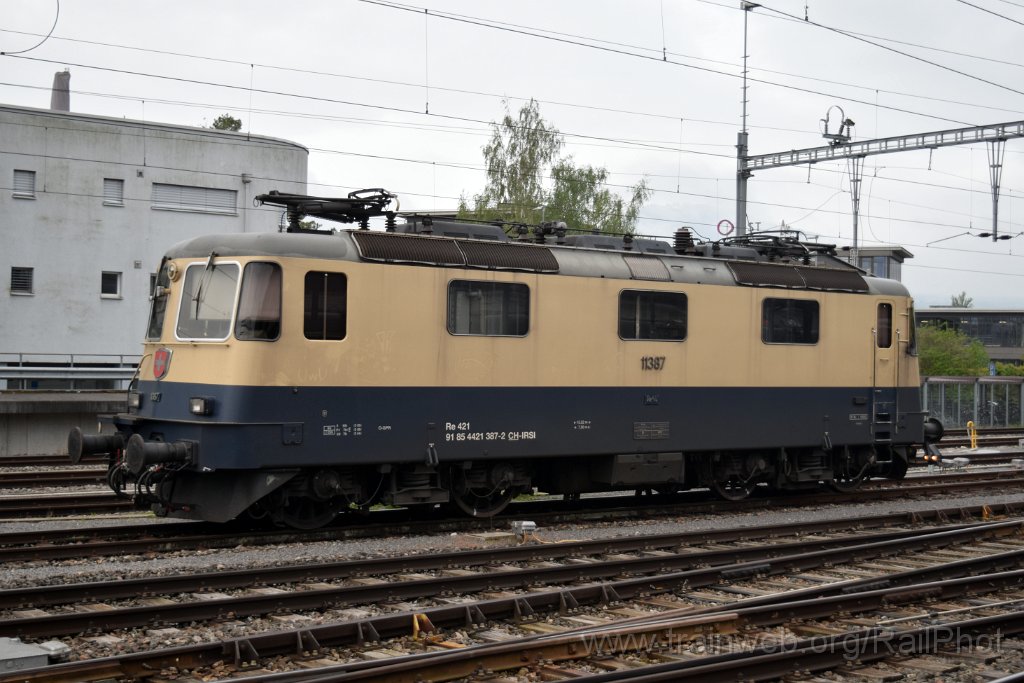 9055-0046-190424.jpg - IRSI Re 421.387-2 / Rapperswil 19.4.2024