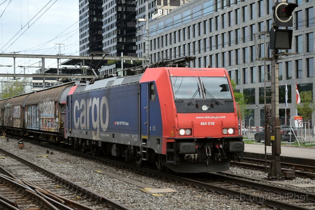 9077-0019-290424.jpg - SBB-CFF Re 484.018 / Zürich-Altstetten 29.4.2024