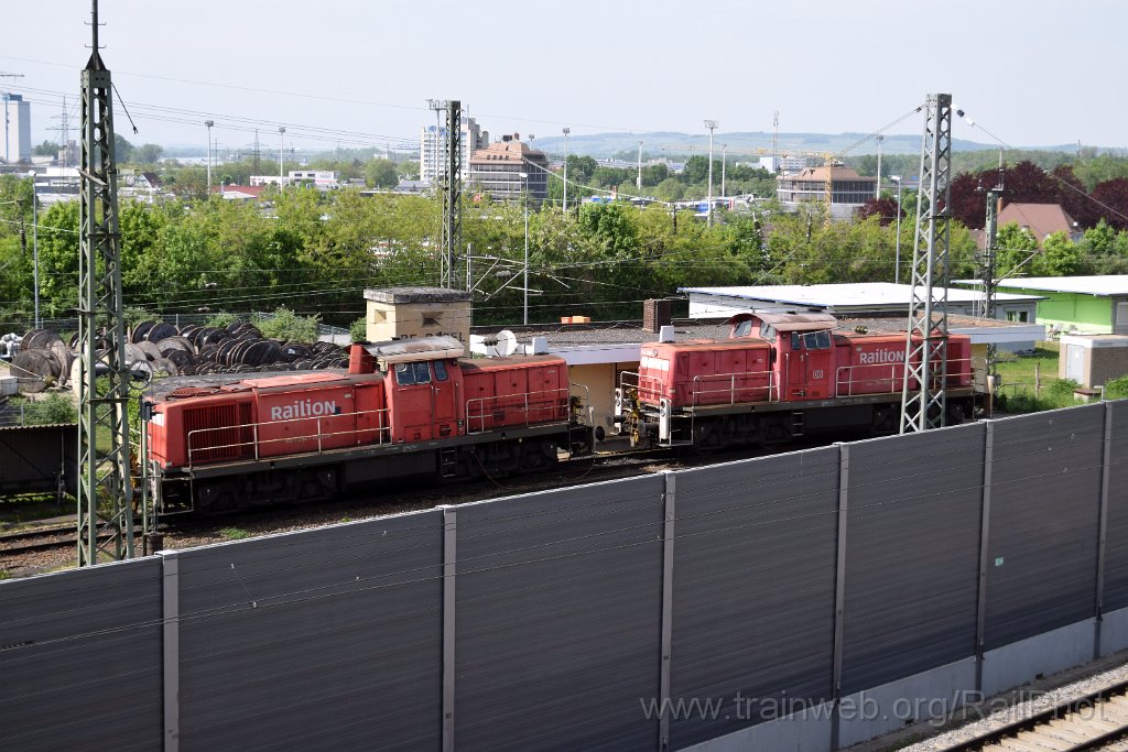 9084-0002-010524.jpg - Railion 294.708-3 + 294.808-1 / Weil am Rhein 1.5.2024