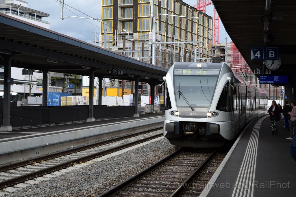 9093-0050-060524.jpg - Thurbo RABe 526.757-0 "St.Galler Rheintal" / Wil 6.5.2024