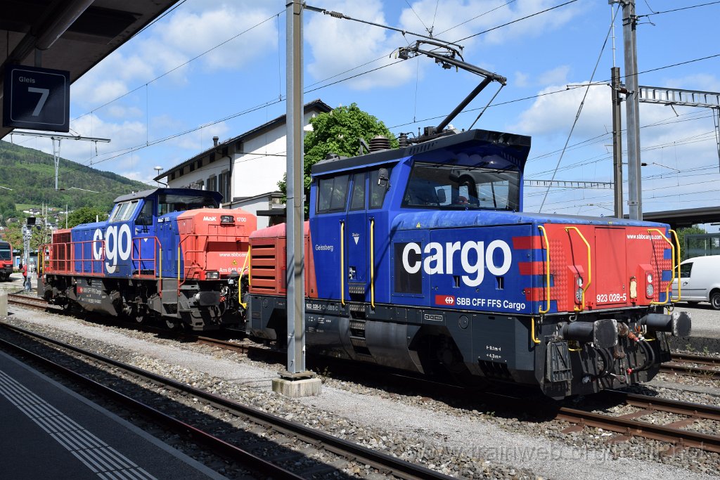 9099-0016-090524.jpg - SBB-CFF Eem 923.028-5 "Geissberg" + Am 843.083-7 / Oensingen 9.5.2024