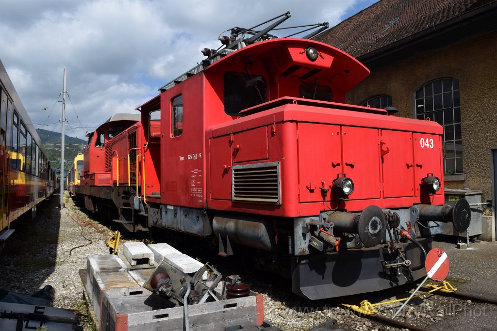 9100-0008-090524.jpg - DSF Tem 225.043-9 + OeBB Bm 6/6 18505 / Balsthal 9.5.2024