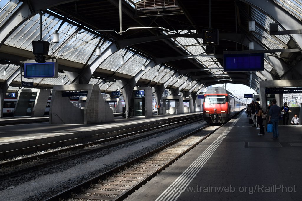 9102-0017-110524.jpg - SBB-CFF Re 460.033-4 / Zürich HB 11.5.2024