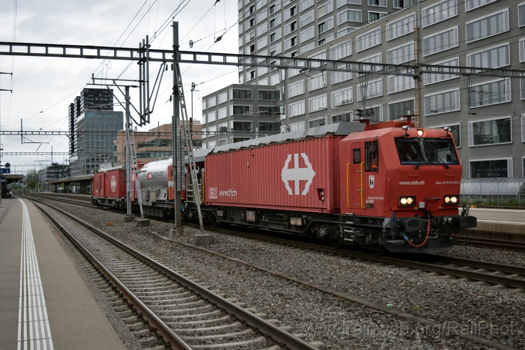 9107-0018-150524.jpg - SBB-CFF XTmas 003 "Brugg" / Zürich-Altstetten 15.5.2024