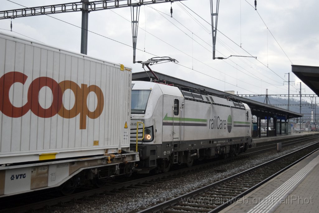 9494-0002-041224.jpg - RailCare Rem 476.453-6 "Vaud" / Pratteln 4.12.2024