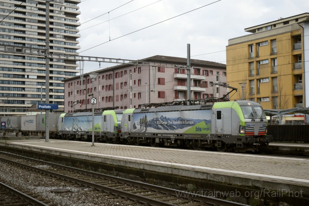9495-0019-041224.jpg - BLS Re 475.420-6 + Re 475.411-5 / Pratteln 4.12.2024