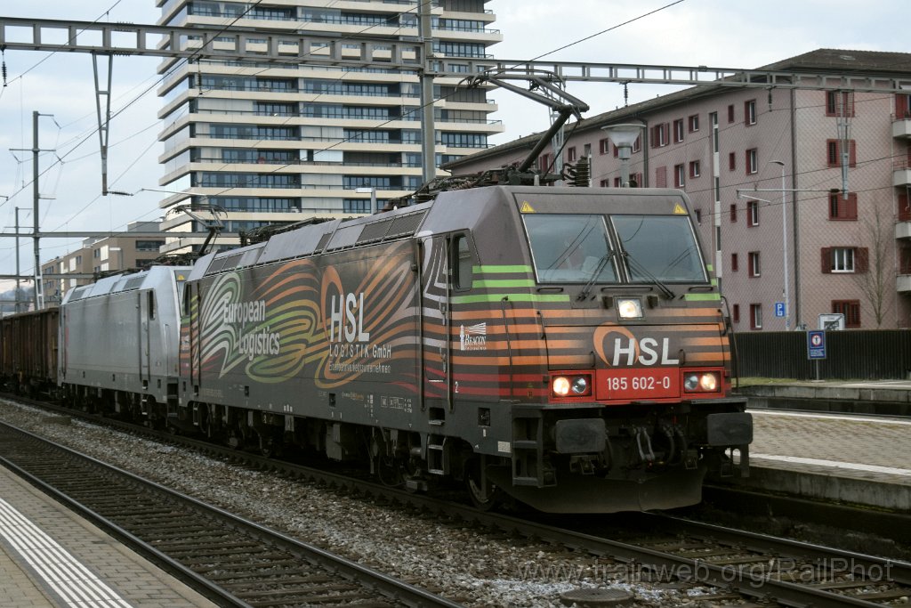 9496-0015-041224.jpg - HSL 185.602-0 + Akiem 185.570-9 / Pratteln 4.12.2024