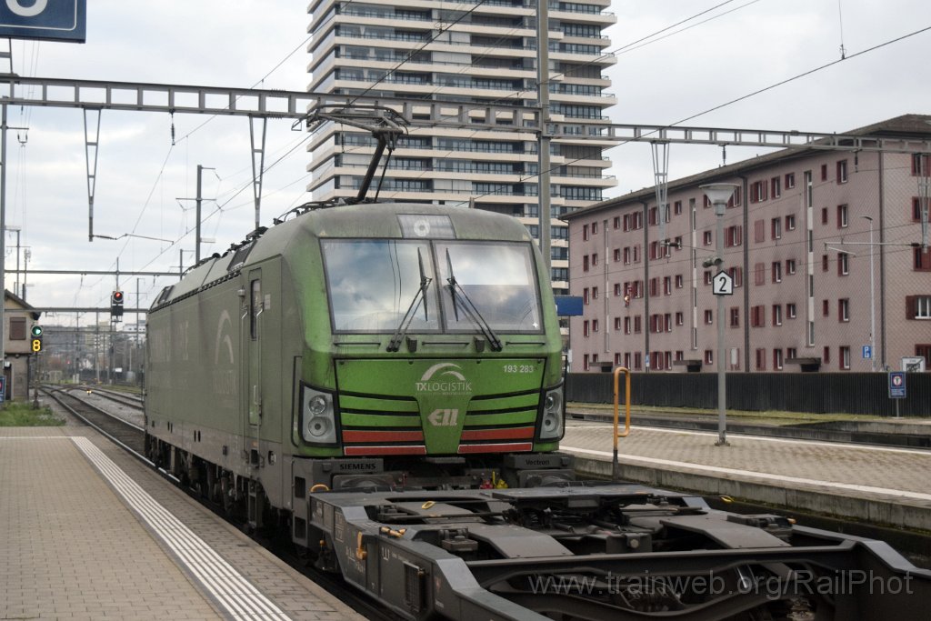 9497-0002-041224.jpg - TXL 193.283 "Shining example" / Pratteln 4.12.2024