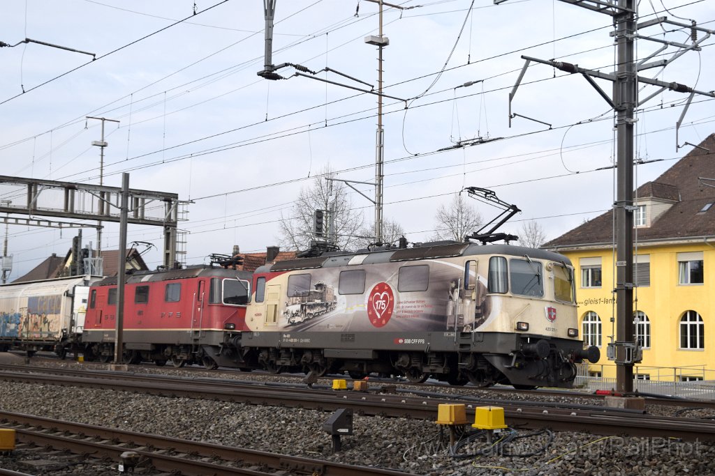 9498-0013-051224.jpg - SBB-CFF Re 420.251-1 "175 ans de chemin de fer en Suisse" + Re 4/4" 11273 / Lenzburg 5.12.2024