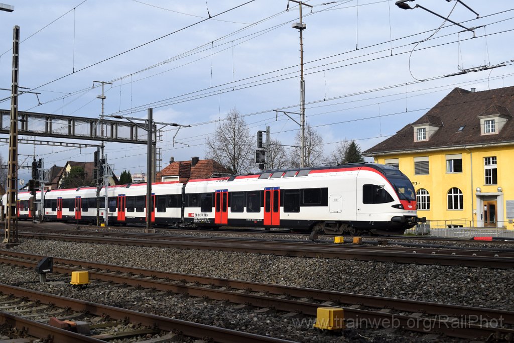 9500-0017-051224.jpg - SBB-CFF RABe 523.043 / Lenzburg 5.12.2024