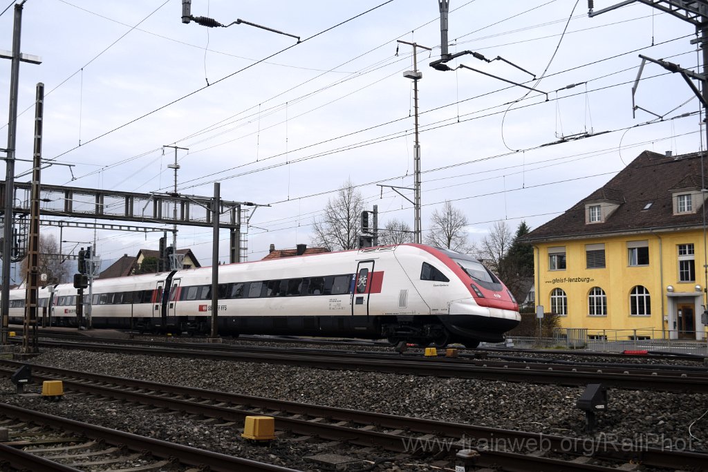 9502-0022-051224.jpg - SBB-CFF ICN RABe 500.029 "Eduard Spelterini" / Lenzburg 5.12.2024