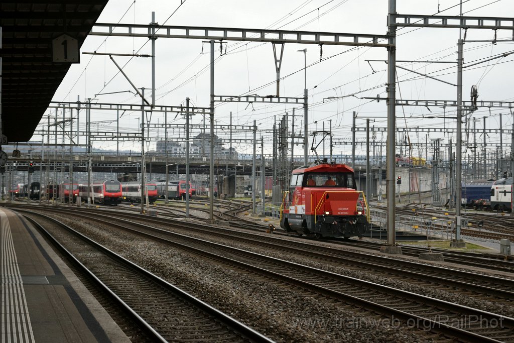 9506-0030-111224.jpg - SBB-CFF Ee 922.010-4 "Login" / Zürich-Hardbrücke 11.12.2024