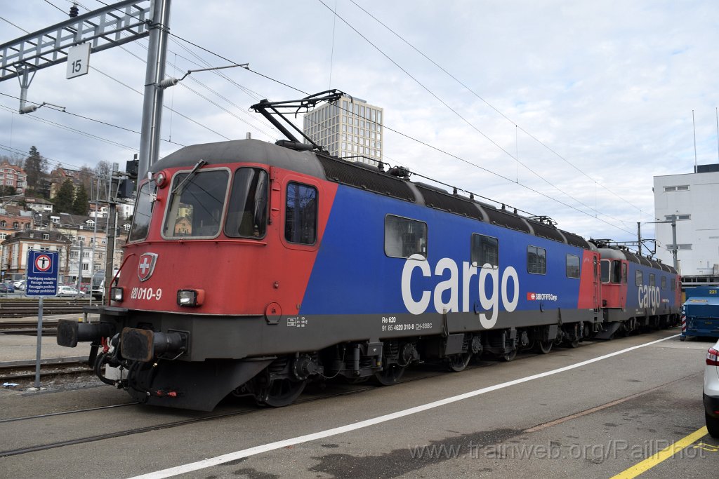 9518-0024-181224.jpg - SBB-CFF Re 620.010-9 "Spreitenbach" + Re 620.061-2 "Gampel-Steg" / St.Gallen HB 18.12.2024