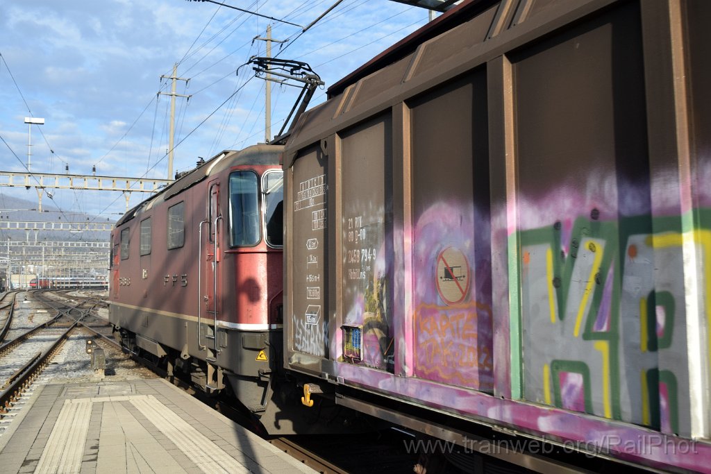 9519-0011-181224.jpg - SBB-CFF Re 4/4" 11285 / Olten 18.12.2024