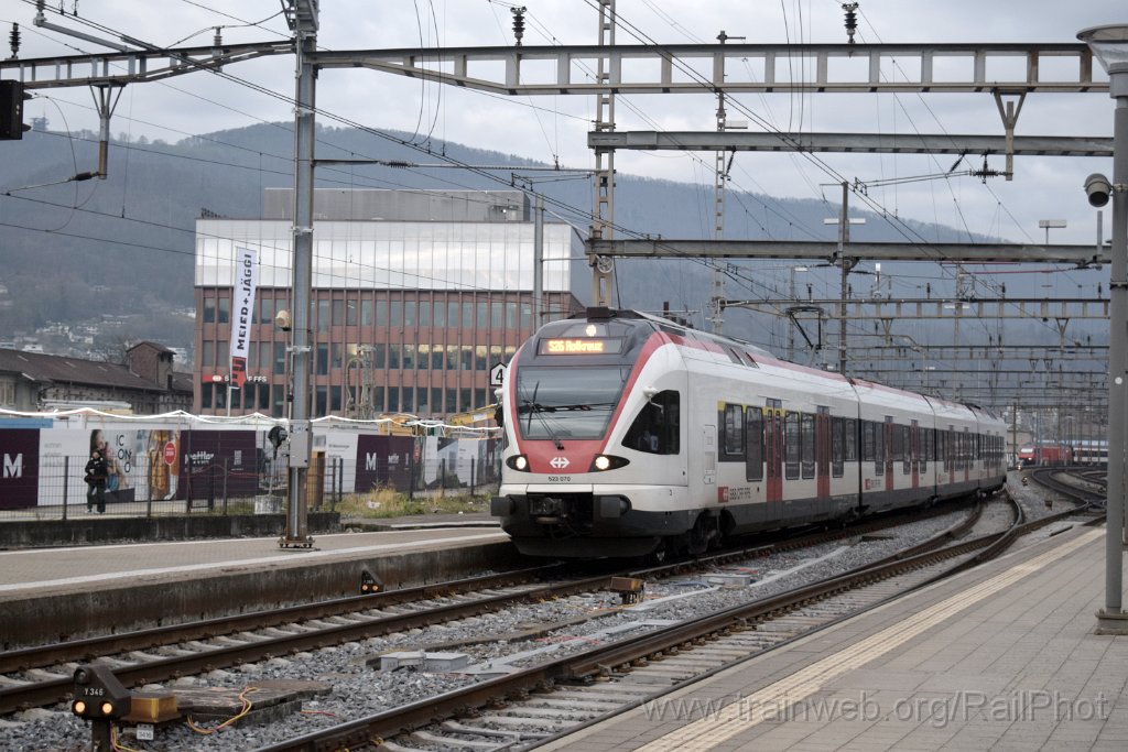 9524-0005-181224.jpg - SBB-CFF RABe 523.070 / Olten 18.12.2024