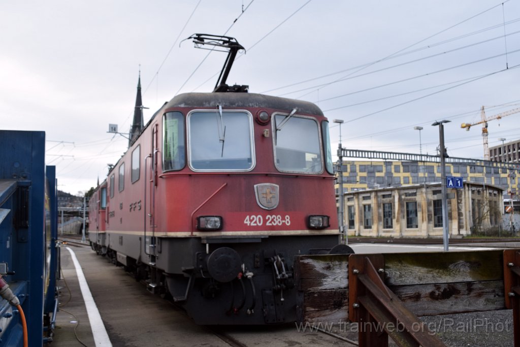 9524-0015-211224.jpg - SBB-CFF Re 4/4" 11238 + Re 4/4" 11248 / St.Gallen HB 21.12.2024