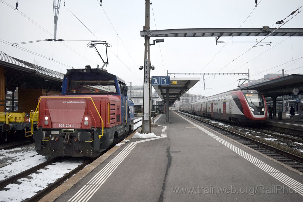 9527-0001-271224.jpg - SBB-CFF Eem 923.001-2 "Heitern" + RABe 502.221 / Wil 27.12.2024