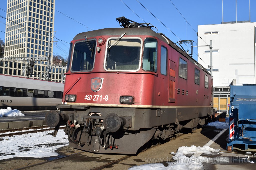 9530-0041-311224.jpg - SBB-CFF Re 4/4" 11271 / St.Gallen HB 31.12.2024