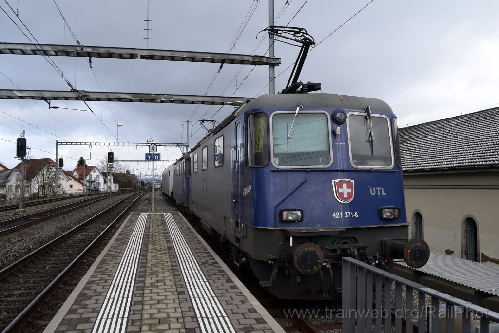 9531-0030-030125.jpg - UTL Re 421.371-6 + Re 421.383-1 + Akiem 186.908 / Frauenfeld 3.1.2025