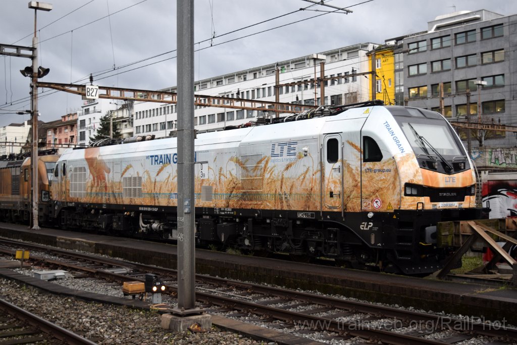 9535-0011-060125.jpg - ELP 2019.320 "Traingrain" / Basel 6.1.2025