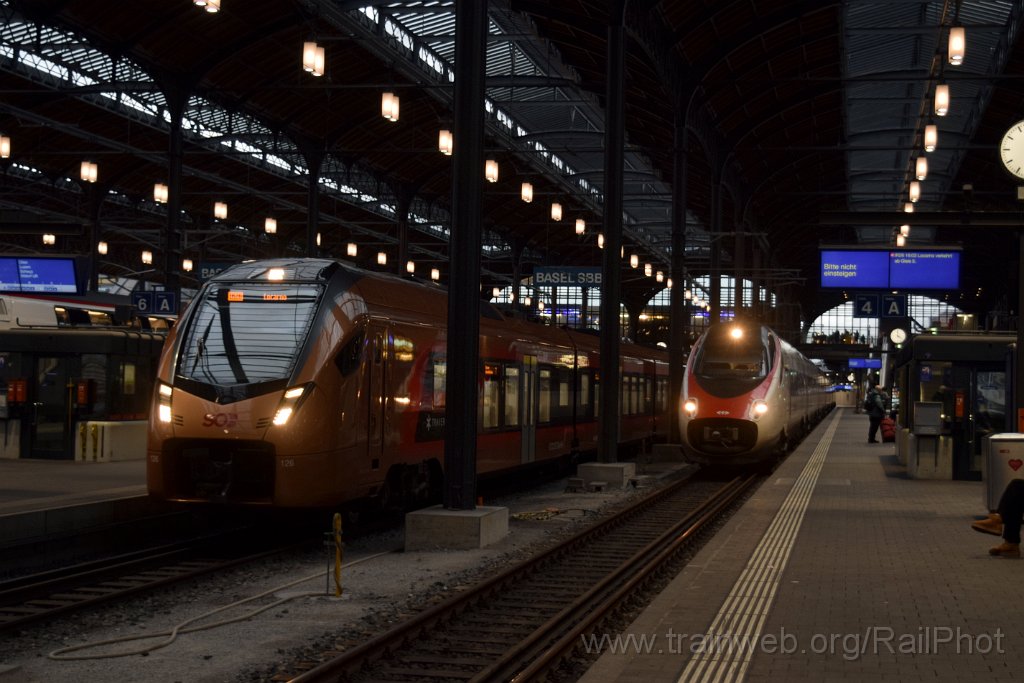 9535-0030-060125.jpg - SOB RABe 526.126 + SBB-CFF ETR 610.714 / Basel 6.1.2025