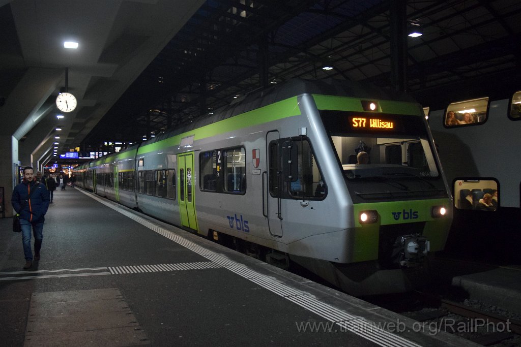 9536-0023-060125.jpg - BLS RABe 525.005 "Menznau" / Luzern 6.1.2025