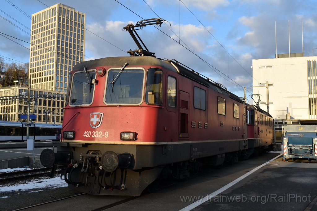 9537-0046-110125.jpg - SBB-CFF Re 4/4" 11332 + Re 4/4" 11331 / St.Gallen HB 11.1.2025