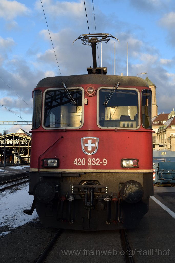 9538-0001-110125.jpg - SBB-CFF Re 4/4" 11332 + Re 4/4" 11331 / St.Gallen HB 11.1.2025