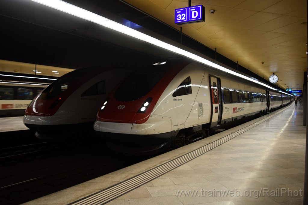 9542-0050-190125.jpg - SBB-CFF ICN RABe 500.009 "Friedrich Dürrenmatt" / Zürich HB (Löwenstrasse) 19.1.2025